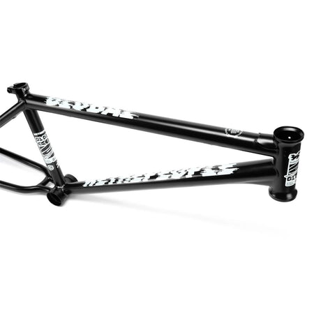 Wethepeople_Global_Frame_Black_4055822558754_websq