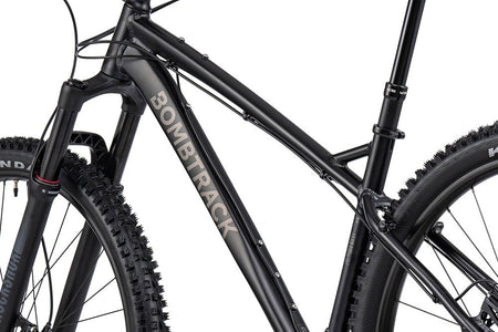 13_BT_MY24_Cale_AL_SX_Eagle_matt_black_frame