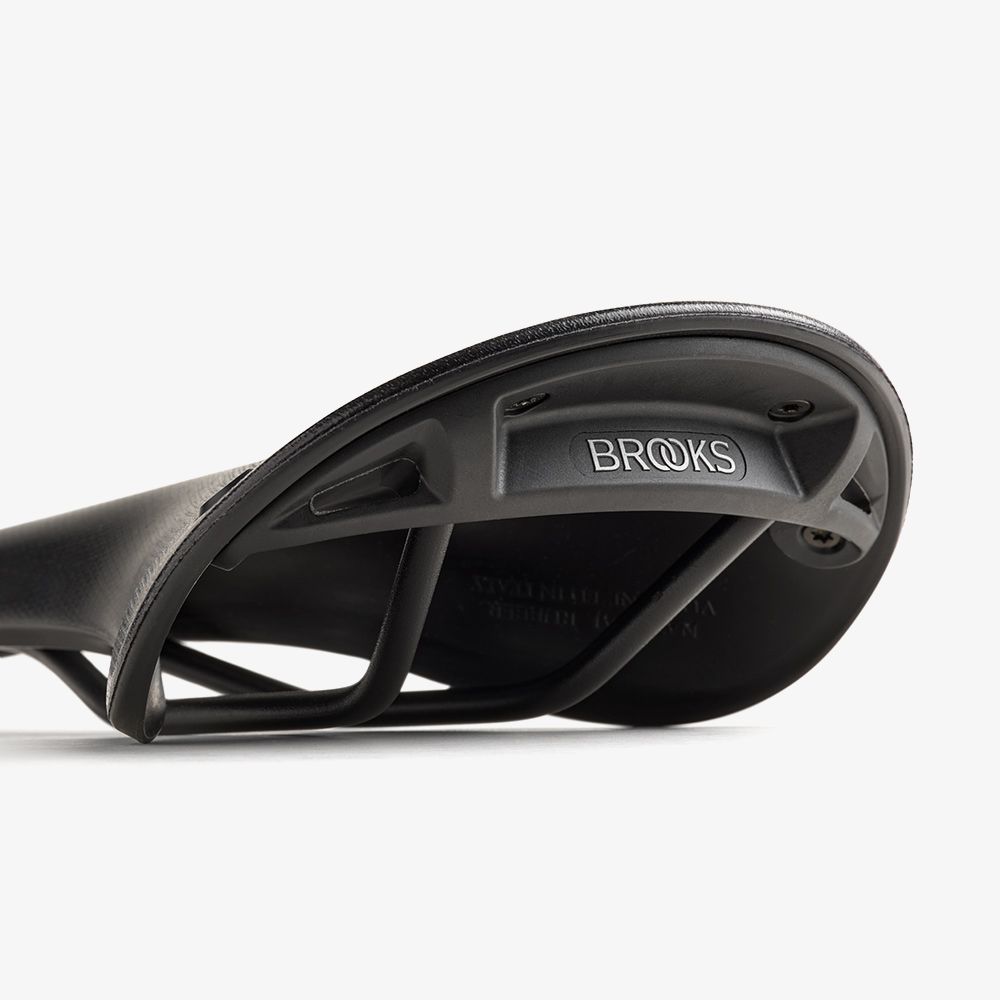 Cambium C17 Carved Saddle