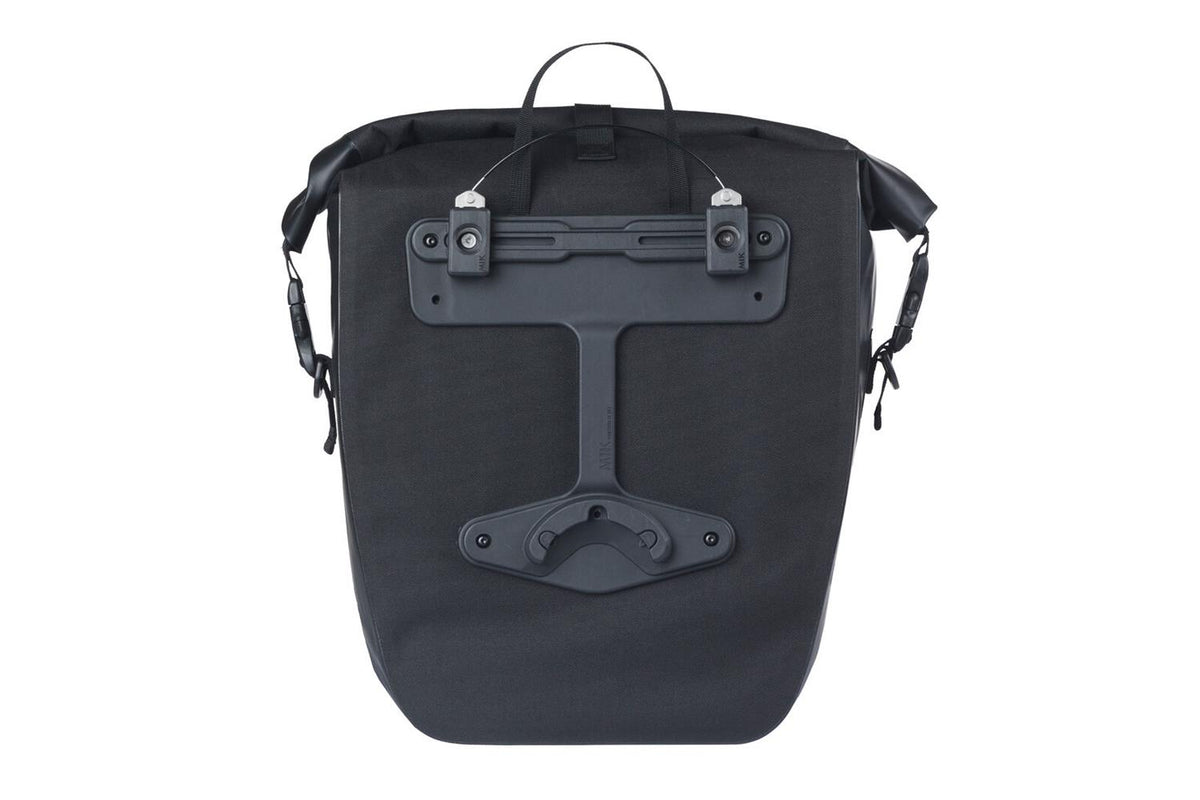 18259 Basil Navigator Waterproof L MIK studs singl
