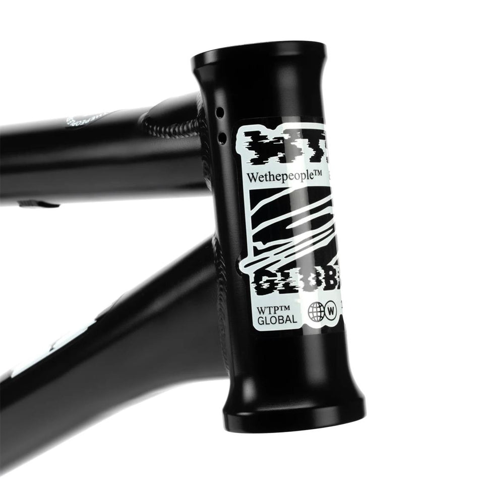 Wethepeople_Global_Frame_Black_4055822558754_websq