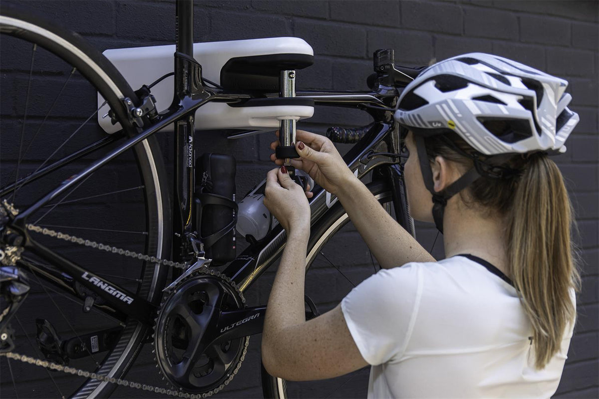 ALK1LG_Road_Bike_Locked