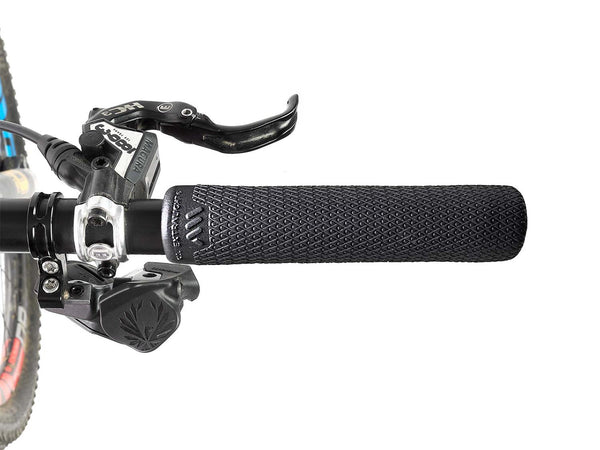 AMS EXTRALIGHT GRIPS - pack web