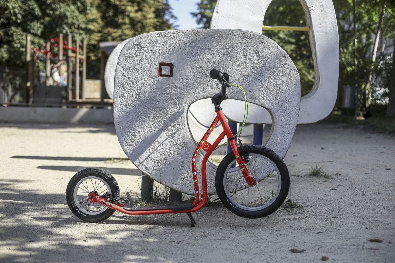 Yedoo Wzoom Emoji Scooter 16/12