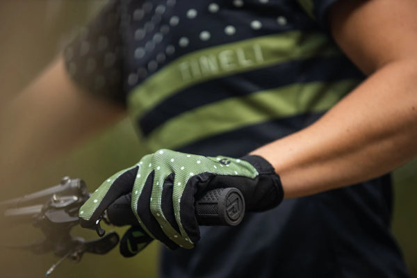 Dot Trail Gloves-L-Unisex